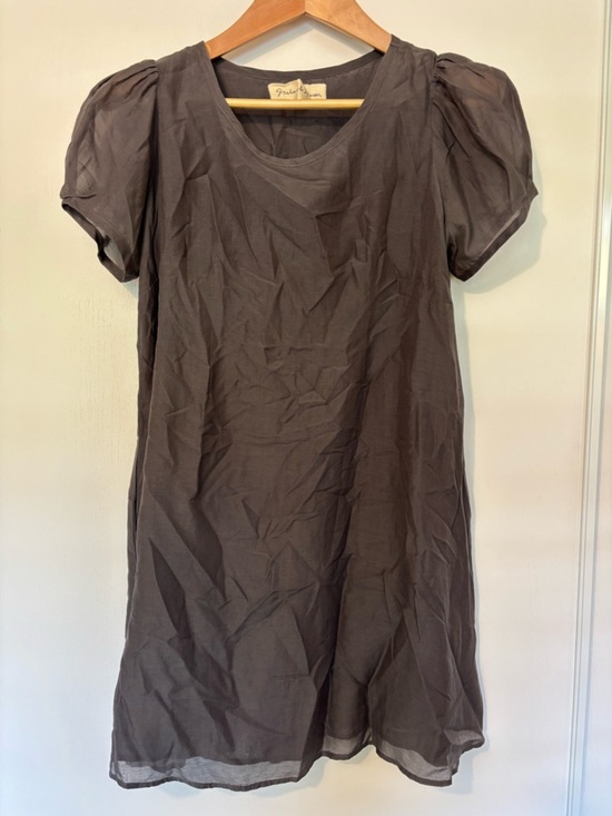 Velvet by Graham & Spencer Dresses & Skirts - Graham & Spencer Shift Dress Size Medium Minimalist Elevated Basic Puff Sleeve